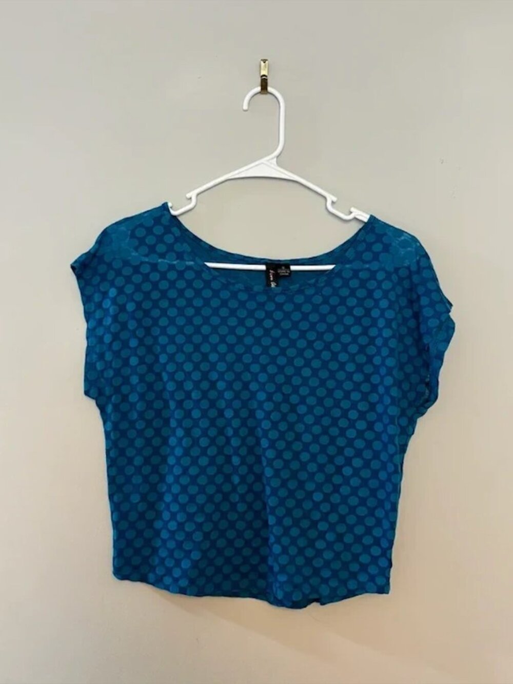 cute y2k blue polka dot top